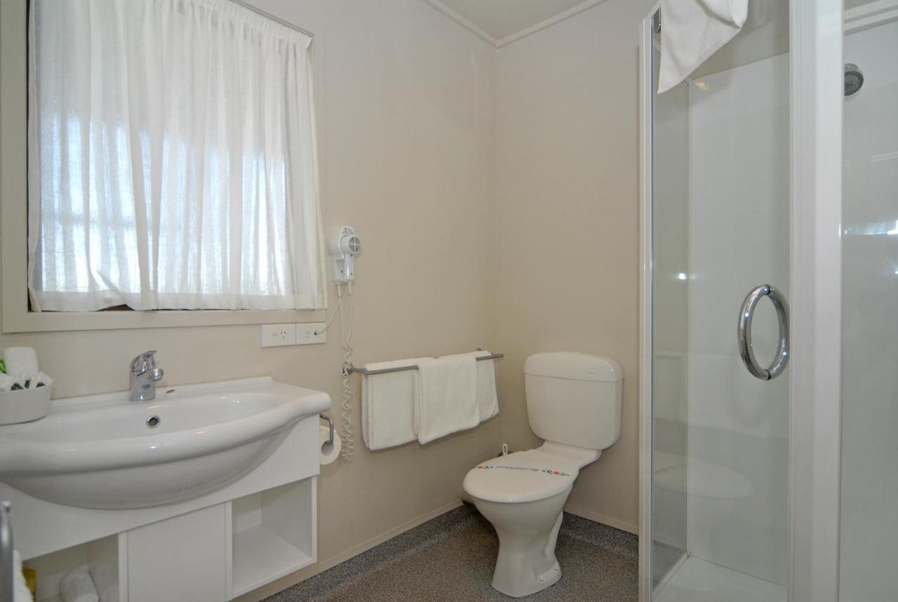 Edgewater Motor Lodge Napier Room photo